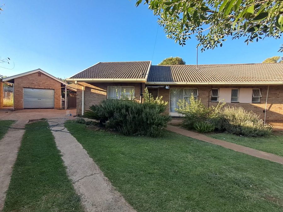 5 Bedroom Property for Sale in Ventersdorp North West